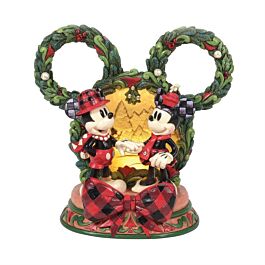 disney-traditions-6016880fe-