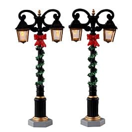 Lemax - Untangling The Lights 72551 - Figuretta Natalizia Resina Dipinta A Mano 5,6 Cm