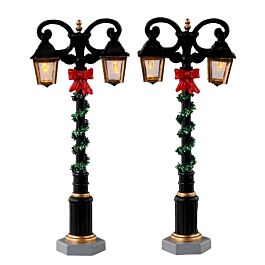 Lemax - Untangling The Lights 72551 - Figuretta Natalizia Resina Dipinta A Mano 5,6 Cm