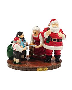 15' LE Santa Comes To Town