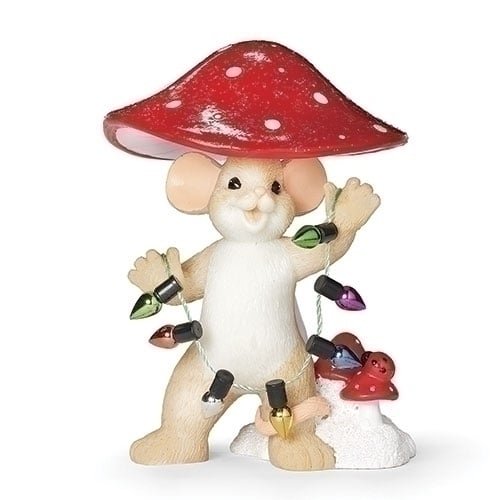 Mouse Under Mushroom Cap